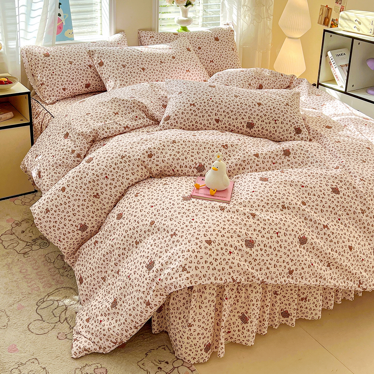 91家纺网 家纺一手货源 找家纺 鹿辉家居（原吉欧力） 2026新款泡泡床裙四件套 床裙款-豹纹猫咪