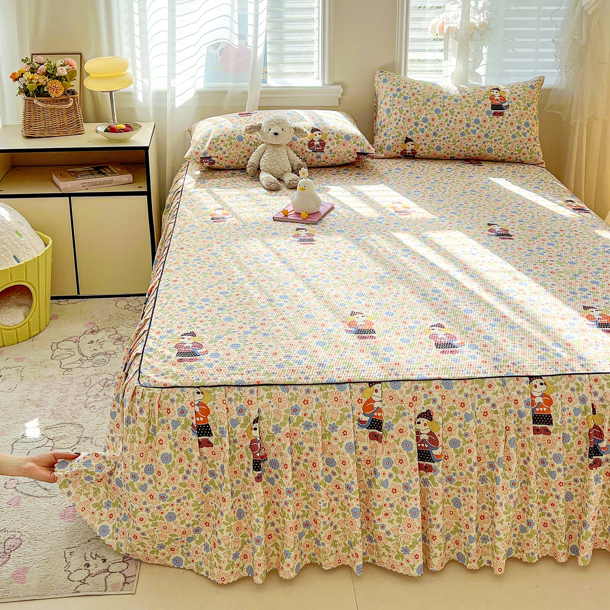 91家纺网 家纺一手货源 找家纺 鹿辉家居（原吉欧力） 2026新款泡泡床裙四件套 床裙款-花园宠物