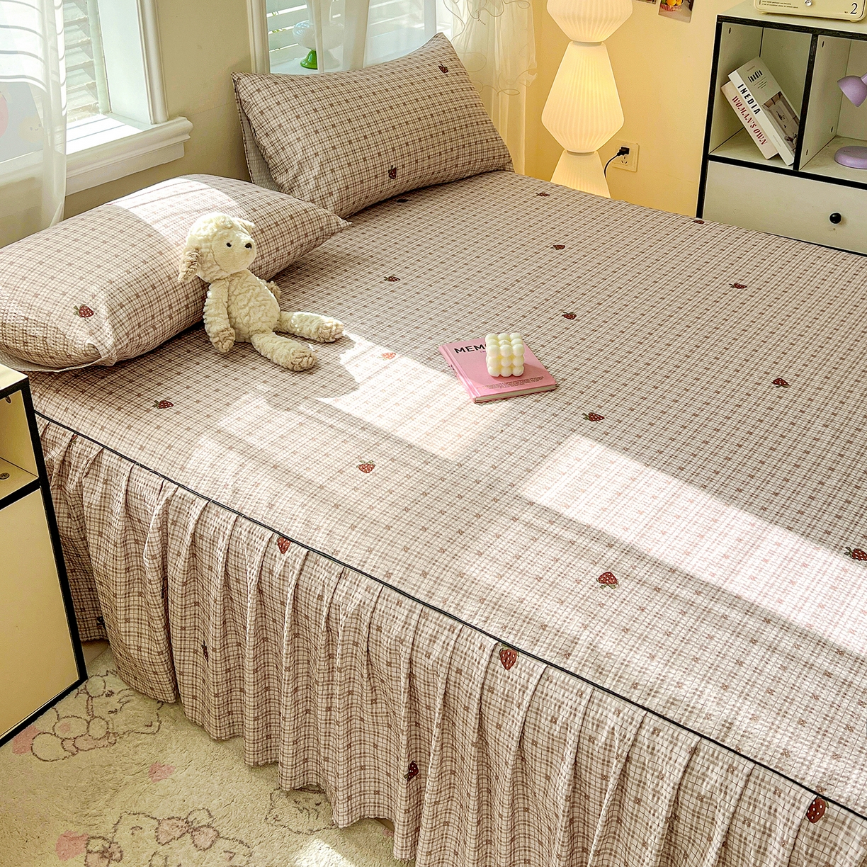 91家纺网 家纺一手货源 找家纺 鹿辉家居（原吉欧力） 2026新款泡泡床裙四件套 床裙款-格韵草莓