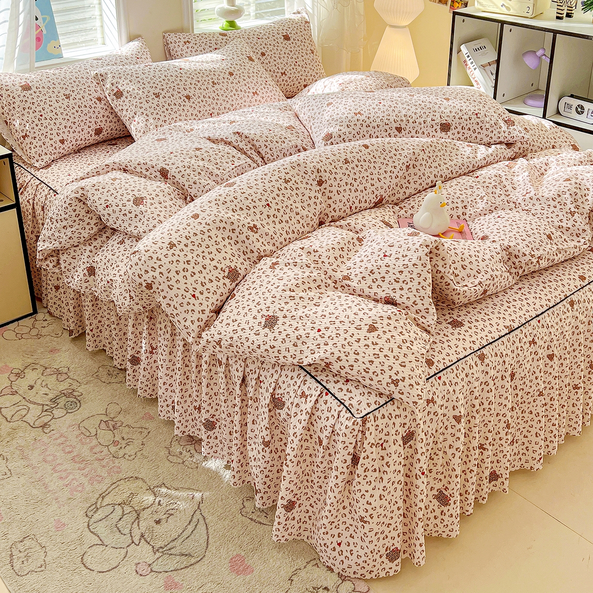 91家纺网 家纺一手货源 找家纺 鹿辉家居（原吉欧力） 2026新款泡泡床裙四件套 床裙款-豹纹猫咪