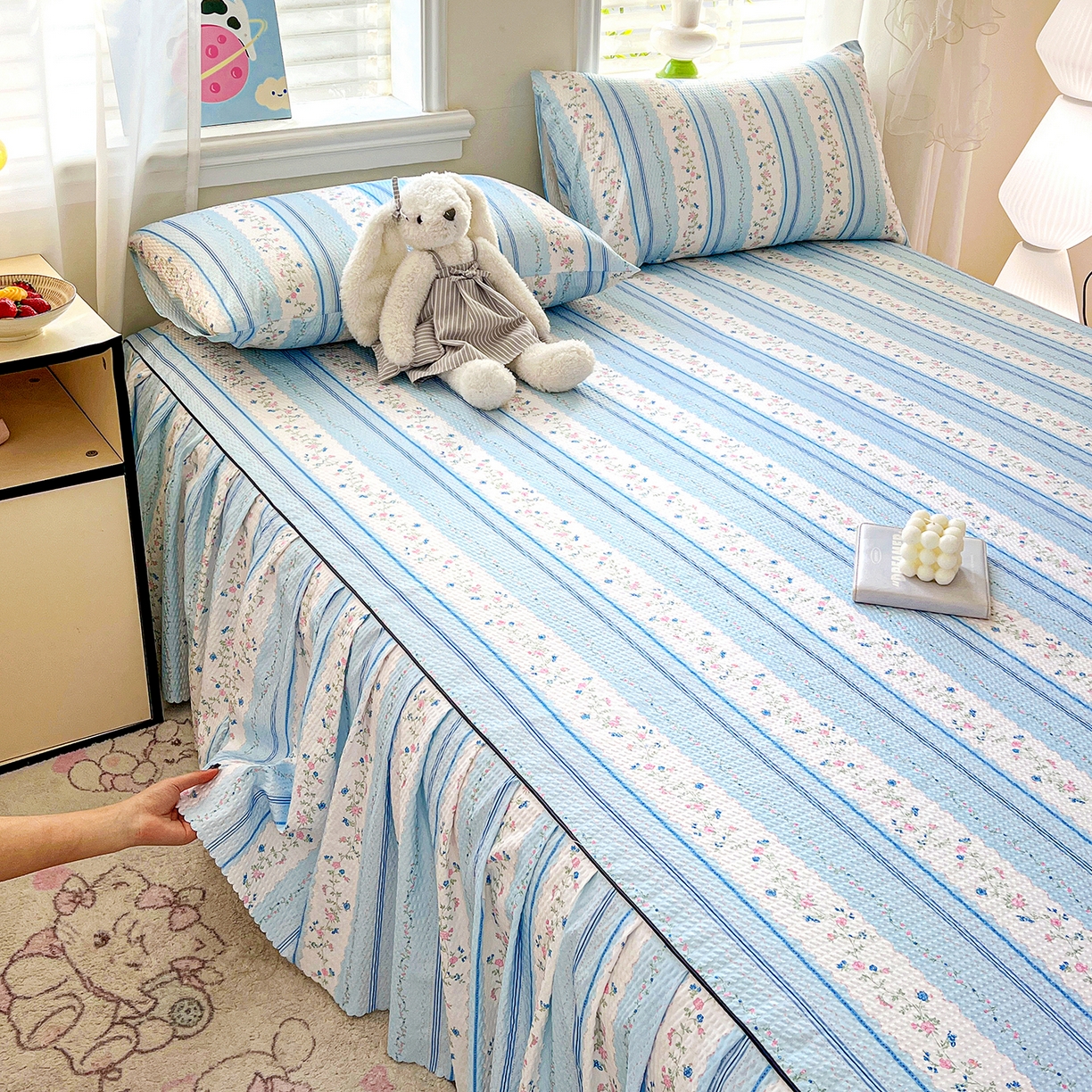 91家纺网 家纺一手货源 找家纺 鹿辉家居（原吉欧力） 2026新款泡泡床裙四件套 床裙款-蓝韵花香