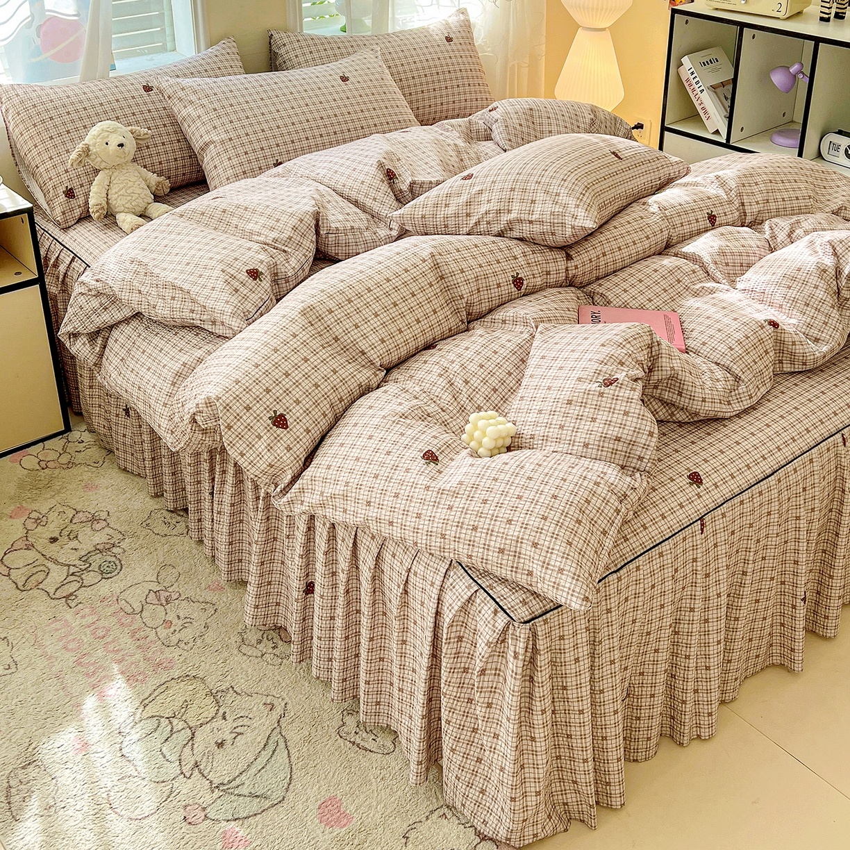 91家纺网 家纺一手货源 找家纺 鹿辉家居（原吉欧力） 2026新款泡泡床裙四件套 床裙款-格韵草莓