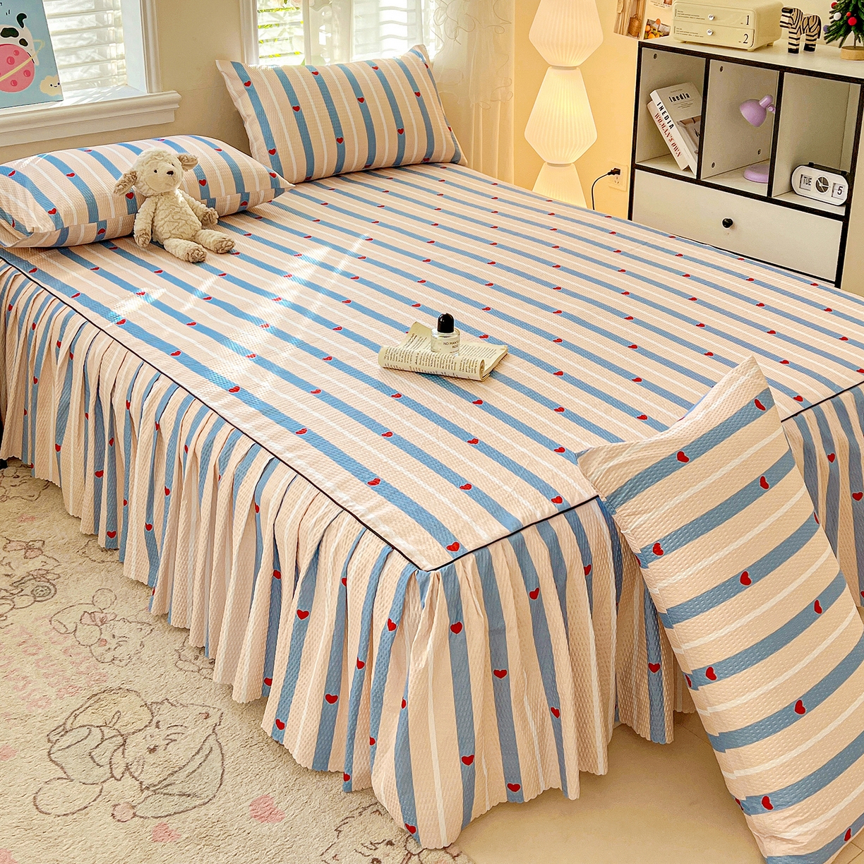 91家纺网 家纺一手货源 找家纺 鹿辉家居（原吉欧力） 2026新款泡泡床裙四件套 床裙款-爱心条纹