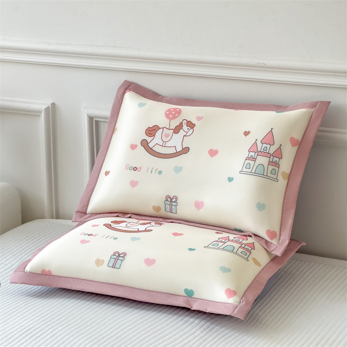 91家纺网 家纺一手货源 找家纺 兄弟坊 2026新款大版碳光冰丝儿童枕头午睡枕学生枕头枕芯幼儿园枕头 冰丝枕头-旋转木马