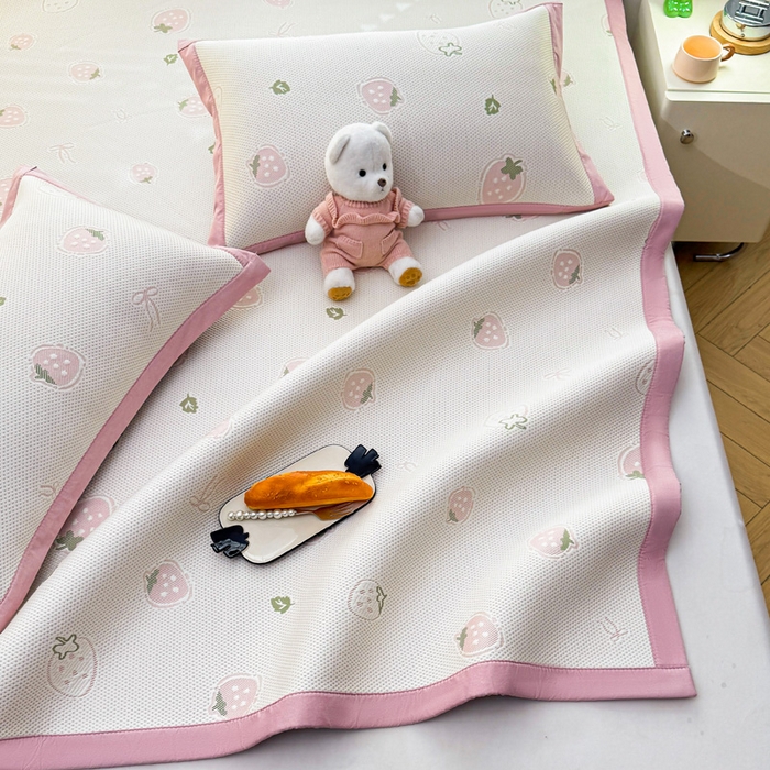 91家纺网 家纺一手货源 找家纺 凯罗 2026春夏凉豆豆小红书爆款A类乙纶PE凉豆豆床席款可水洗床席 波点草莓-粉