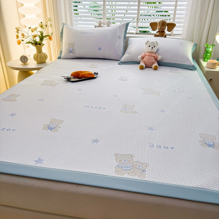 91家纺网 家纺一手货源 找家纺 凯罗 2026春夏凉豆豆小红书爆款A类乙纶PE凉豆豆床席款可水洗床席 布丁萌萌熊