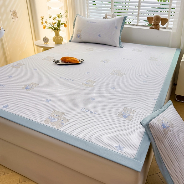 91家纺网 家纺一手货源 找家纺 凯罗 2026春夏凉豆豆小红书爆款A类乙纶PE凉豆豆床席款可水洗床席 布丁萌萌熊