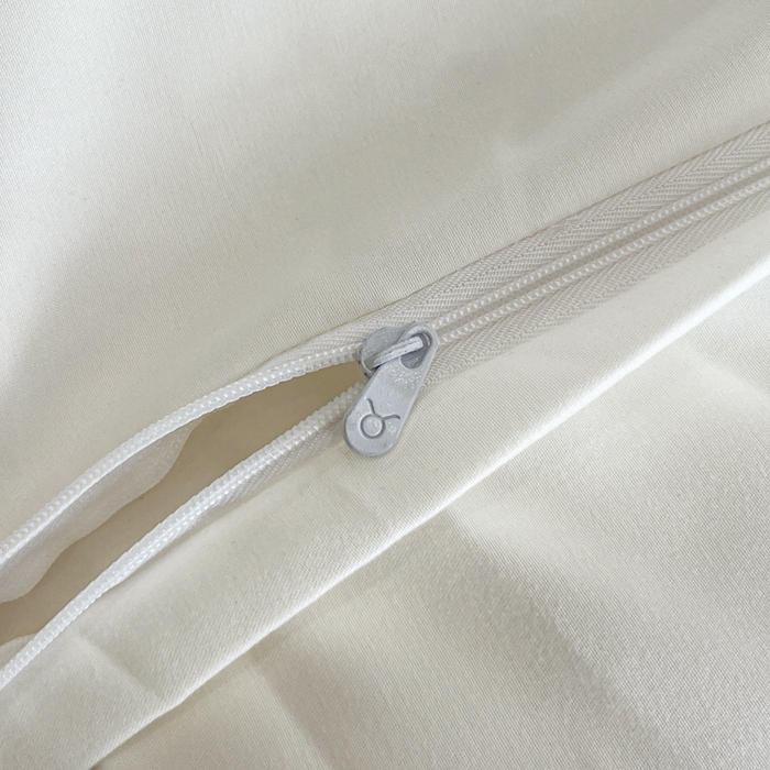 91家纺网 家纺一手货源 找家纺 金牛座家纺 2026新款贡缎提花亲肤棉大拼角刺绣四件套-欧诺 欧诺-奶白