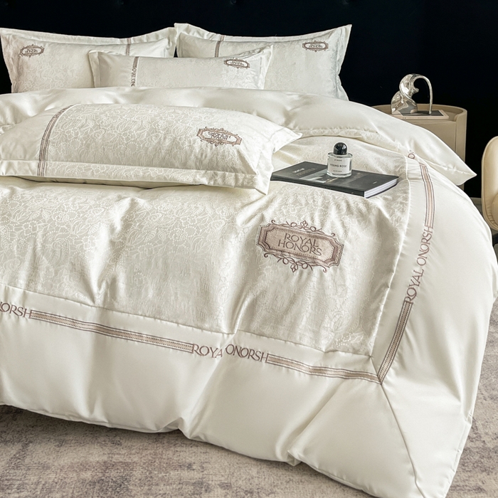 91家纺网 家纺一手货源 找家纺 金牛座家纺 2026新款贡缎提花亲肤棉大拼角刺绣四件套-欧诺 欧诺-奶白