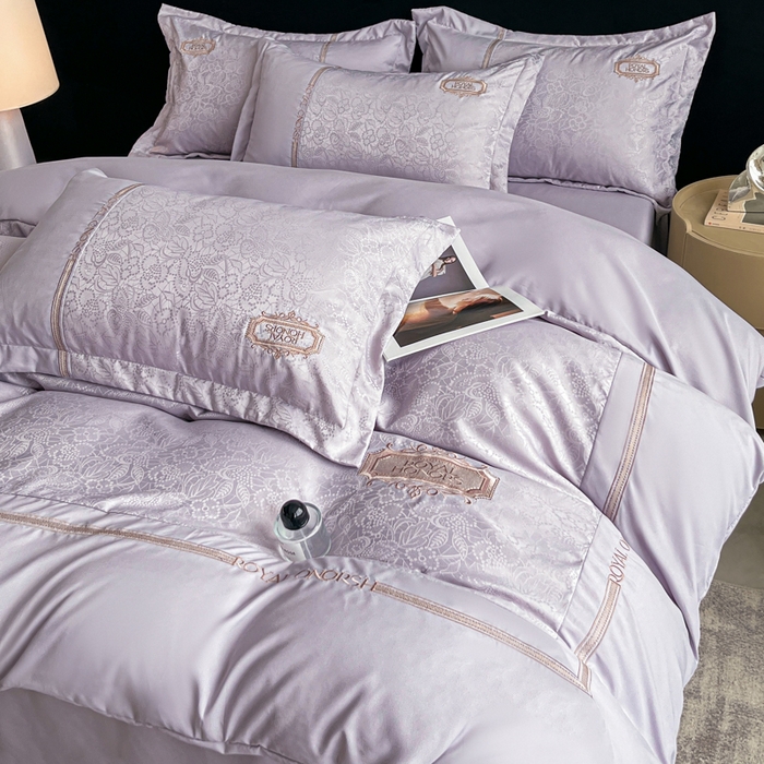 91家纺网 家纺一手货源 找家纺 金牛座家纺 2026新款贡缎提花亲肤棉大拼角刺绣四件套-欧诺 欧诺-浅紫