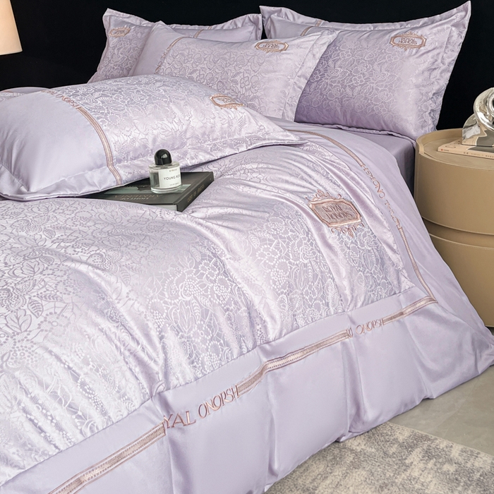 91家纺网 家纺一手货源 找家纺 金牛座家纺 2026新款贡缎提花亲肤棉大拼角刺绣四件套-欧诺 欧诺-浅紫
