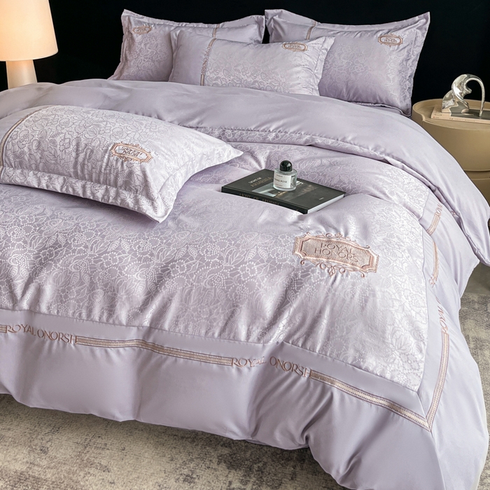 91家纺网 家纺一手货源 找家纺 金牛座家纺 2026新款贡缎提花亲肤棉大拼角刺绣四件套-欧诺 欧诺-浅紫