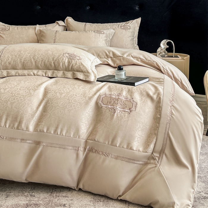 91家纺网 家纺一手货源 找家纺 金牛座家纺 2026新款贡缎提花亲肤棉大拼角刺绣四件套-欧诺 欧诺-香槟