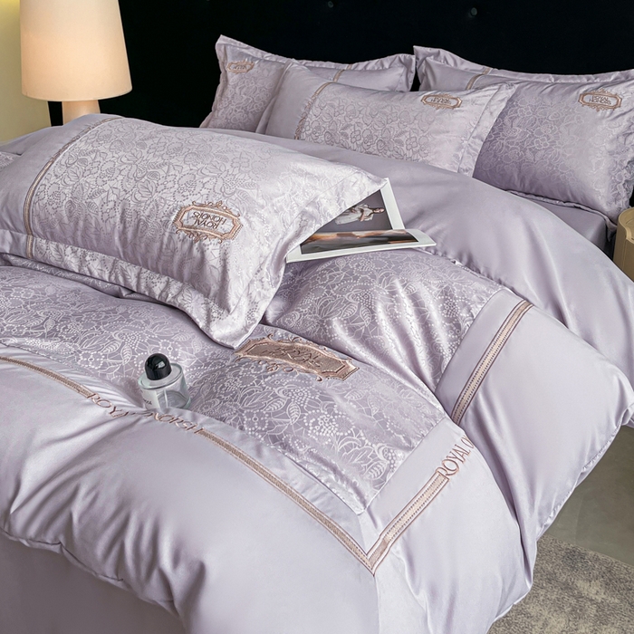 91家纺网 家纺一手货源 找家纺 金牛座家纺 2026新款贡缎提花亲肤棉大拼角刺绣四件套-欧诺 欧诺-浅紫