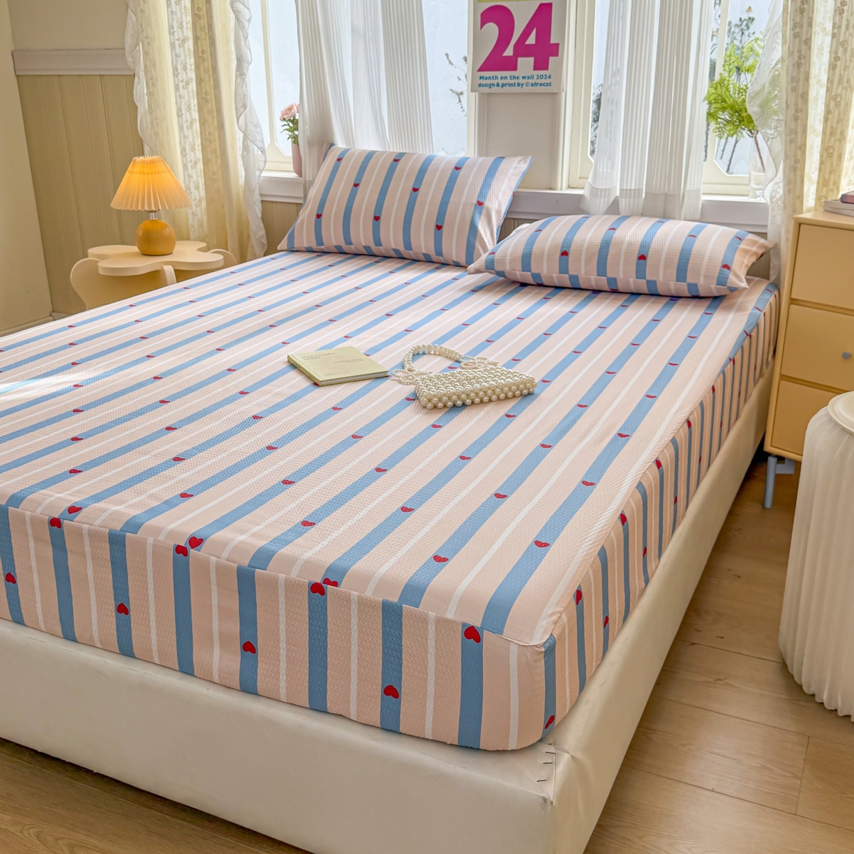 91家纺网 家纺一手货源 找家纺 鹿辉家居（原吉欧力） 2026新款3D立体压泡床笠三件套 爱心条纹