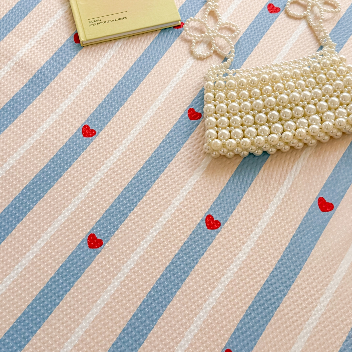 91家纺网 家纺一手货源 找家纺 鹿辉家居（原吉欧力） 2026新款3D立体压泡床笠三件套 爱心条纹