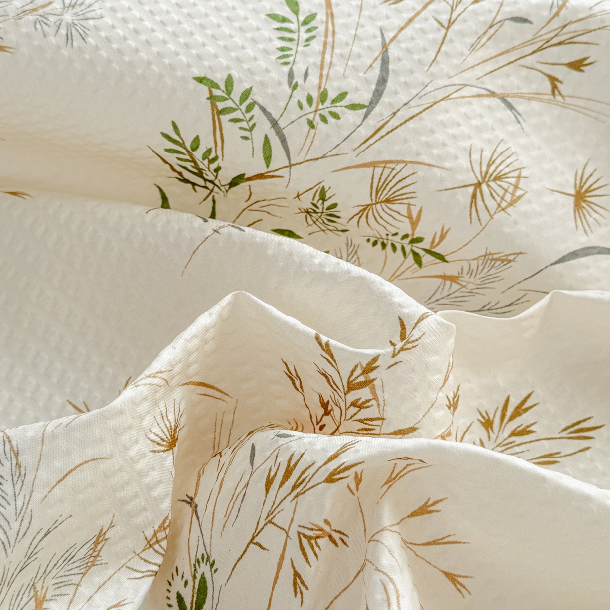 91家纺网 家纺一手货源 找家纺 鹿辉家居（原吉欧力） 2026新款3D立体压泡床笠三件套 花枝飞舞