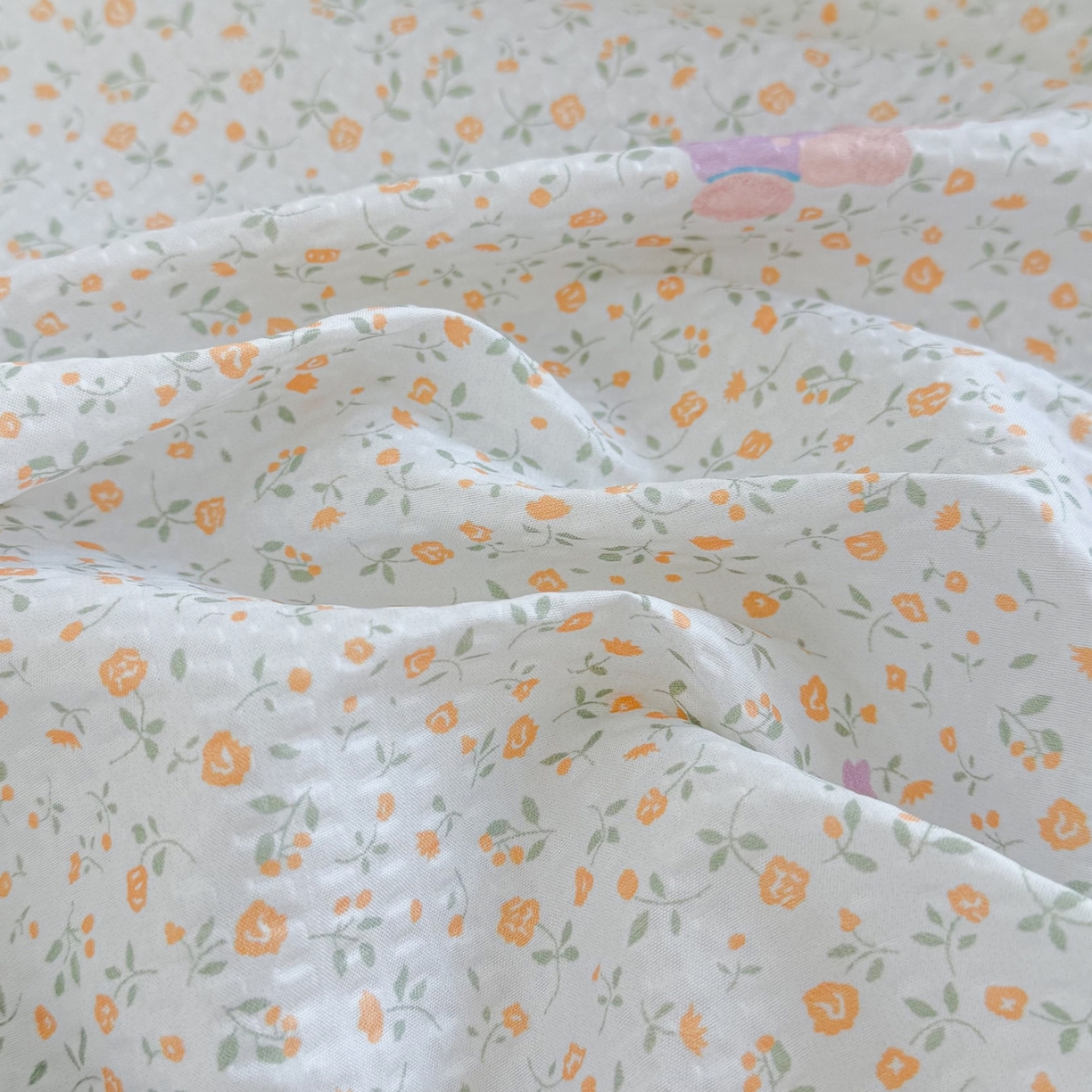 91家纺网 家纺一手货源 找家纺 鹿辉家居（原吉欧力） 2026新款3D立体压泡床笠三件套 花中小熊