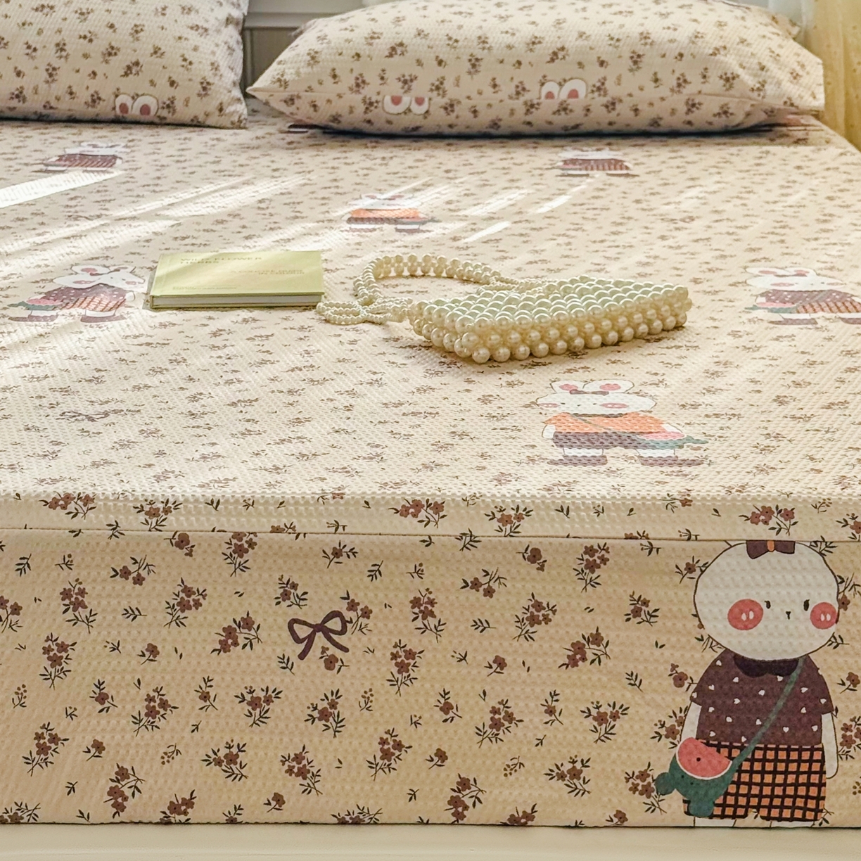 91家纺网 家纺一手货源 找家纺 鹿辉家居（原吉欧力） 2026新款3D立体压泡床笠三件套 碎花小兔