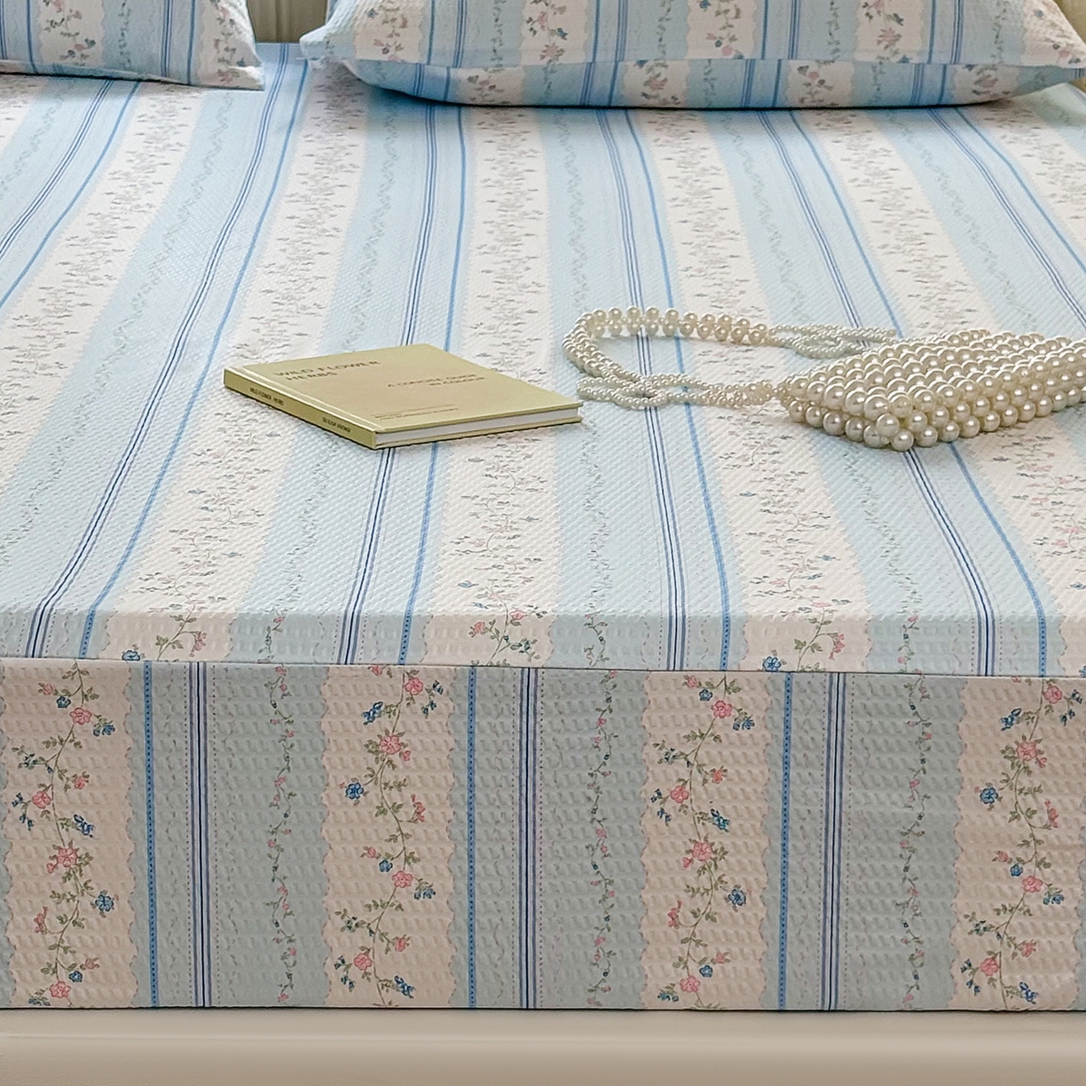 91家纺网 家纺一手货源 找家纺 鹿辉家居（原吉欧力） 2026新款3D立体压泡床笠三件套 蓝韵花香