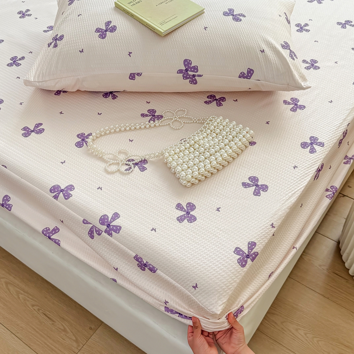 91家纺网 家纺一手货源 找家纺 鹿辉家居（原吉欧力） 2026新款3D立体压泡床笠三件套 紫蝴蝶结