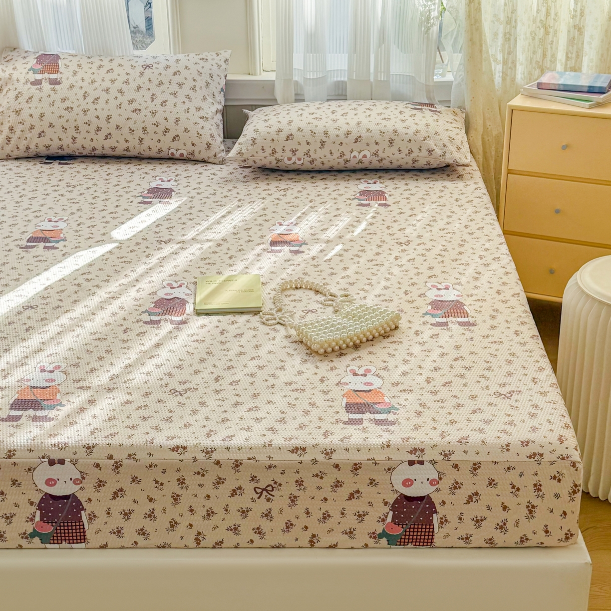 91家纺网 家纺一手货源 找家纺 鹿辉家居（原吉欧力） 2026新款3D立体压泡床笠三件套 碎花小兔