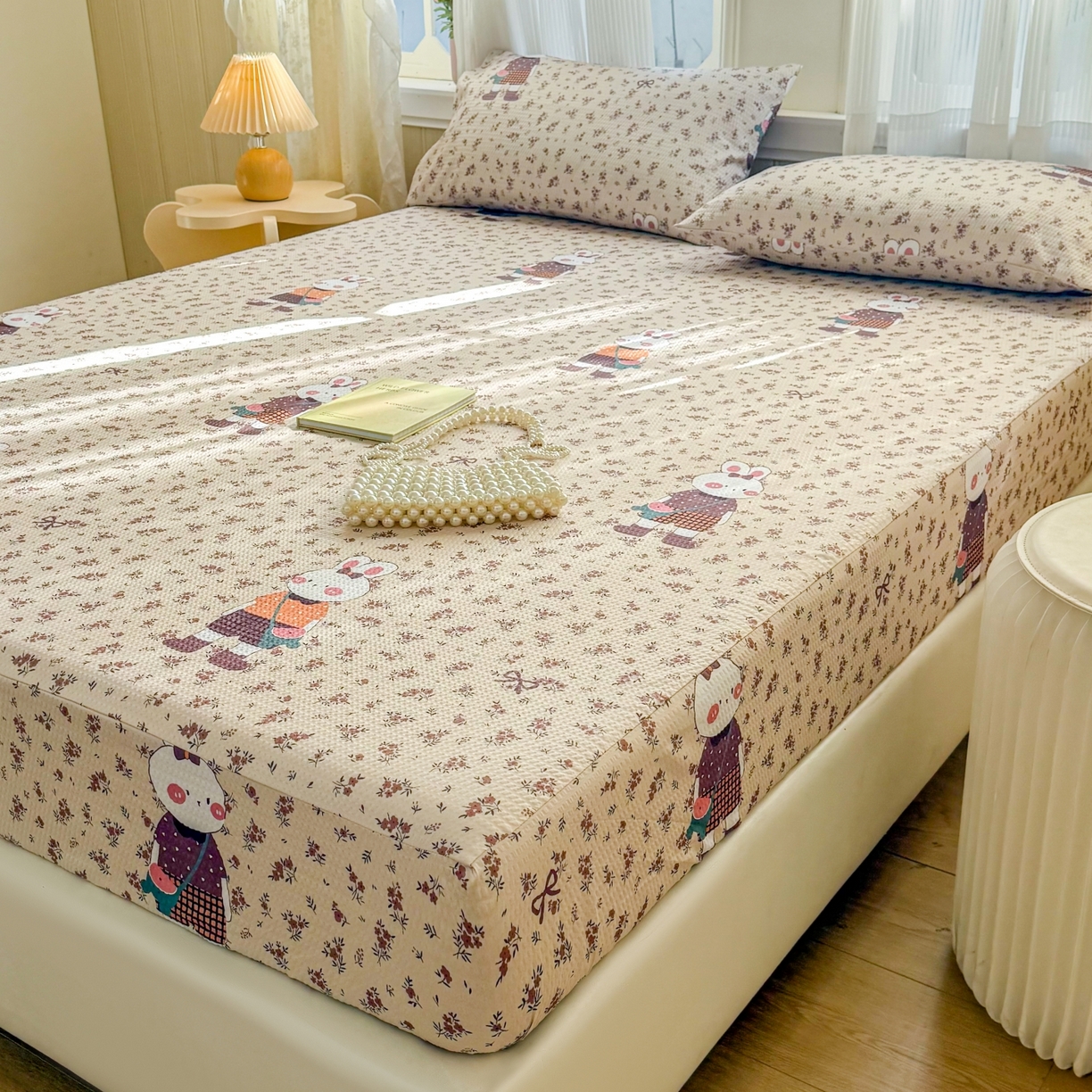 91家纺网 家纺一手货源 找家纺 鹿辉家居（原吉欧力） 2026新款3D立体压泡床笠三件套 碎花小兔