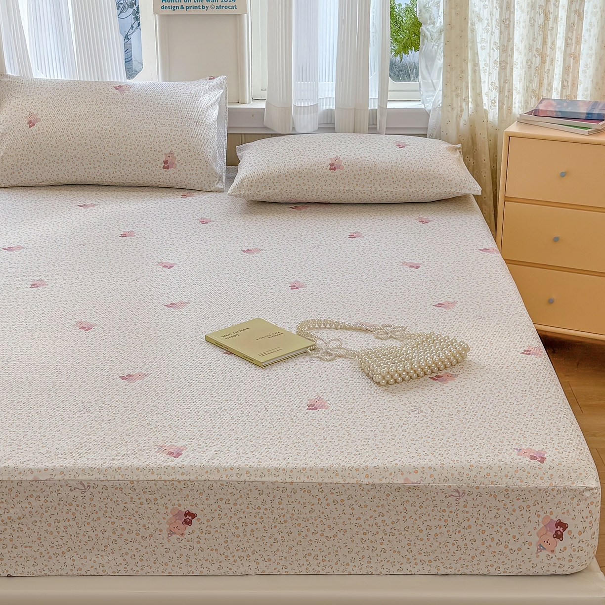 91家纺网 家纺一手货源 找家纺 鹿辉家居（原吉欧力） 2026新款3D立体压泡床笠三件套 花中小熊