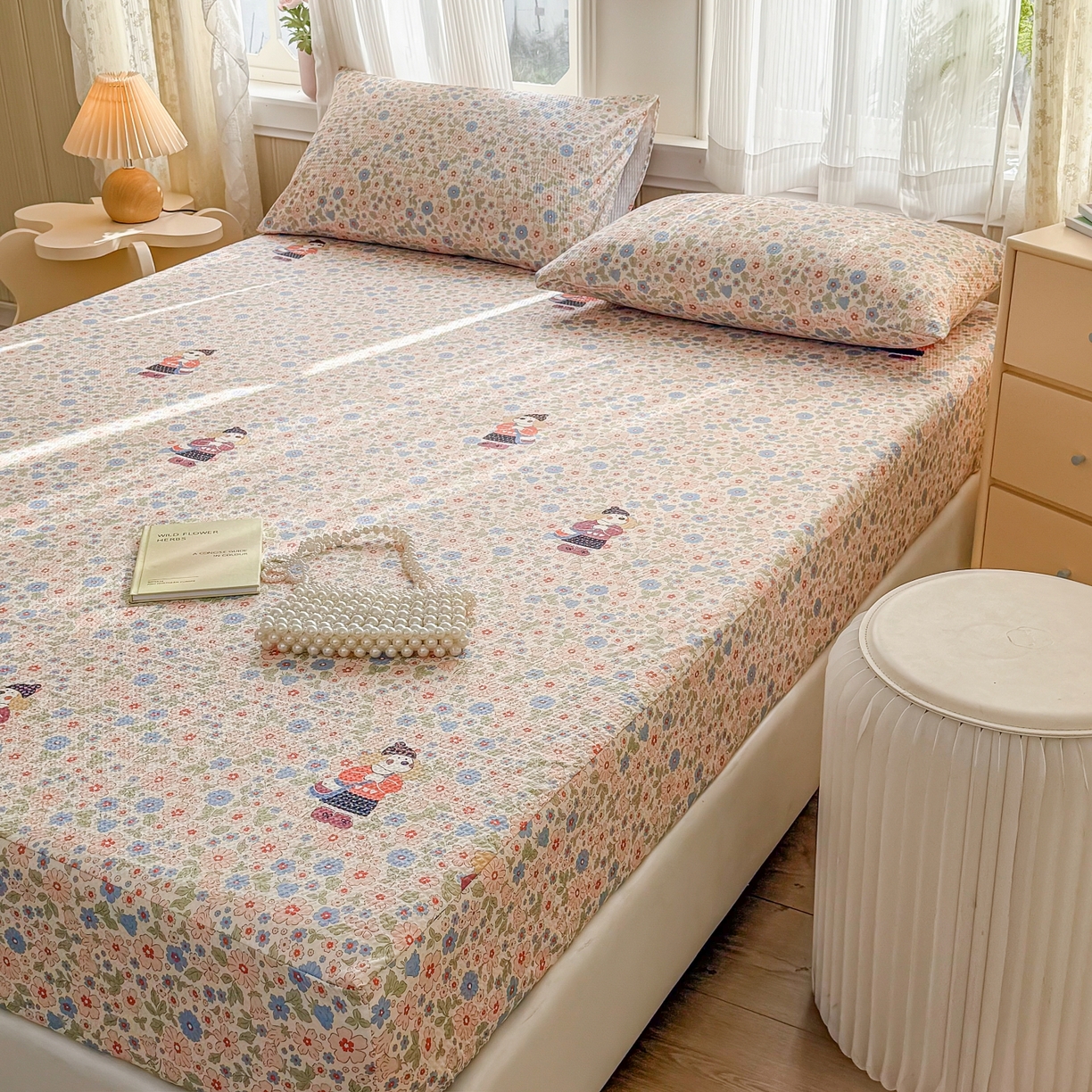 91家纺网 家纺一手货源 找家纺 鹿辉家居（原吉欧力） 2026新款3D立体压泡床笠三件套 花园宠物