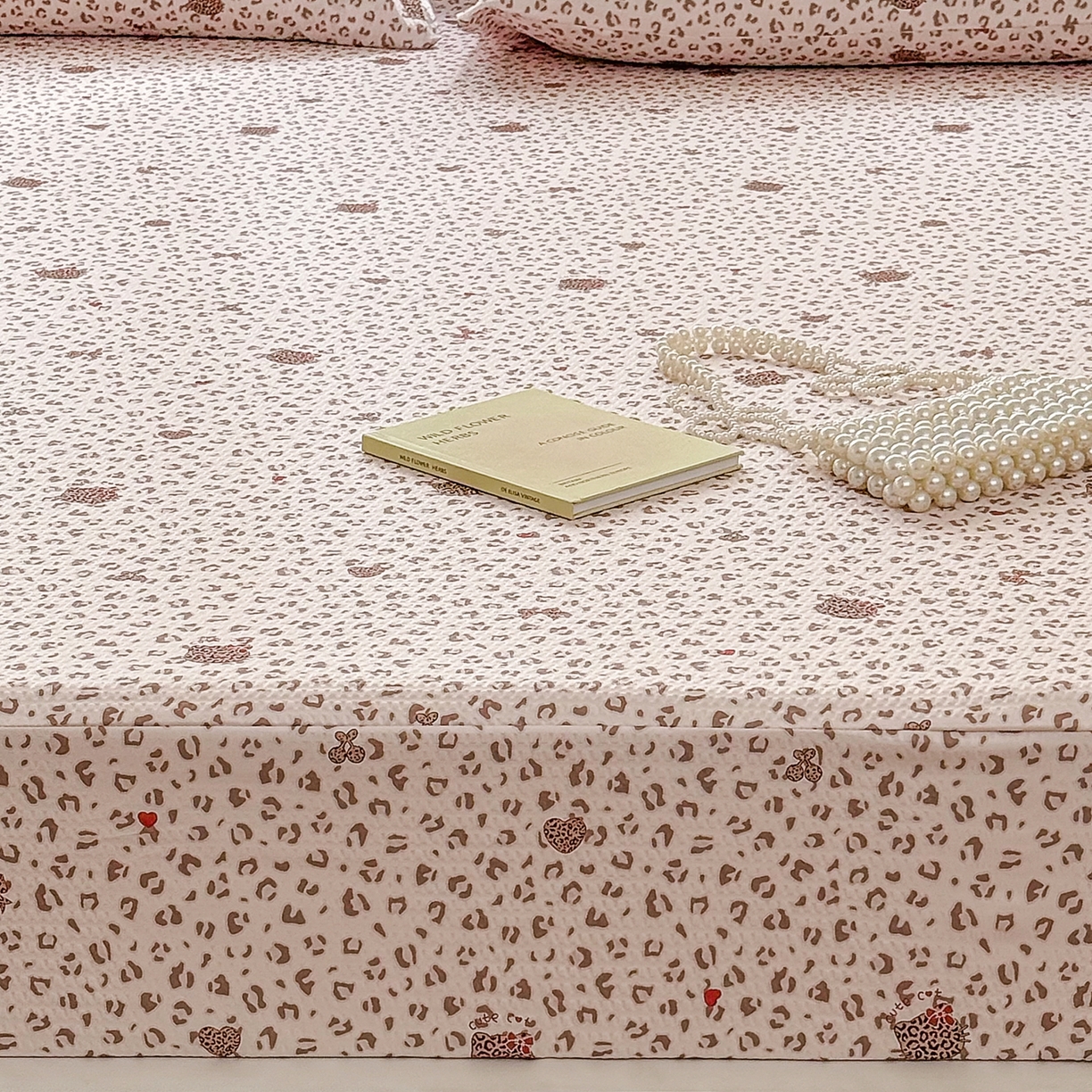 91家纺网 家纺一手货源 找家纺 鹿辉家居（原吉欧力） 2026新款3D立体压泡床笠三件套 豹纹猫咪