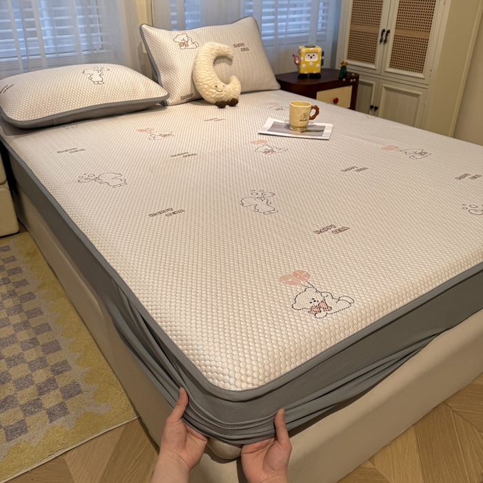 91家纺网 家纺一手货源 找家纺 凯罗 2026春夏凉豆豆小红书爆款A类乙纶PE凉豆豆床笠款可水洗床笠 爱心气球