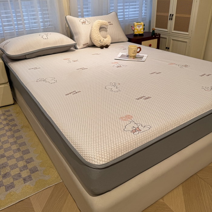 91家纺网 家纺一手货源 找家纺 凯罗 2026春夏凉豆豆小红书爆款A类乙纶PE凉豆豆床笠款可水洗床笠 爱心气球