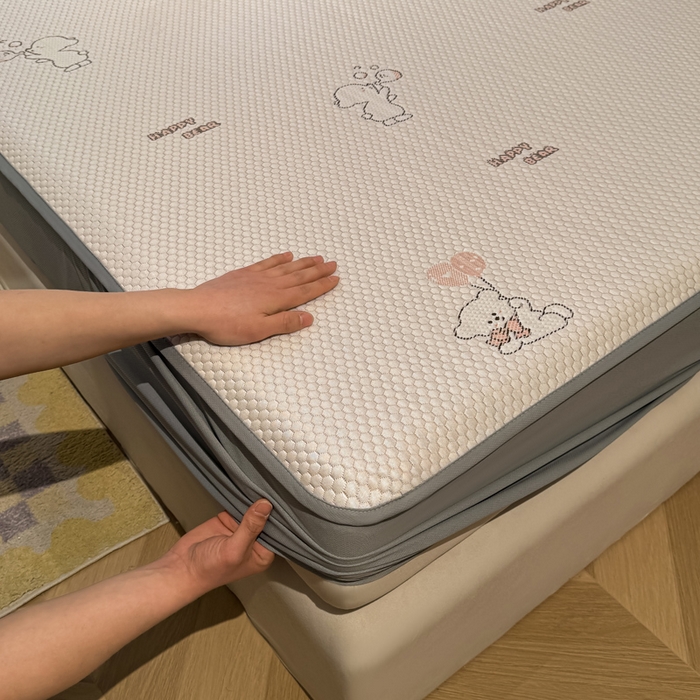 91家纺网 家纺一手货源 找家纺 凯罗 2026春夏凉豆豆小红书爆款A类乙纶PE凉豆豆床笠款可水洗床笠 爱心气球