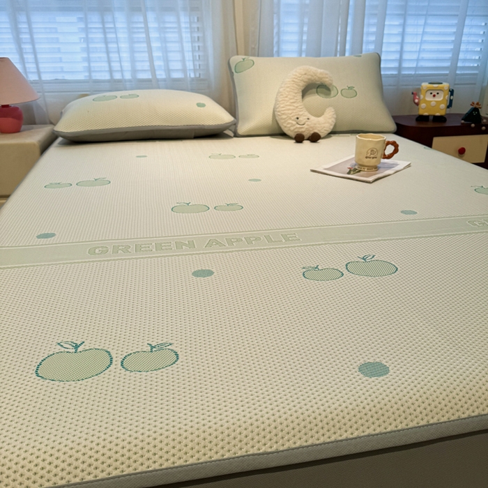 91家纺网 家纺一手货源 找家纺 凯罗 2026春夏凉豆豆小红书爆款A类乙纶PE凉豆豆床笠款可水洗床笠 青苹果乐园