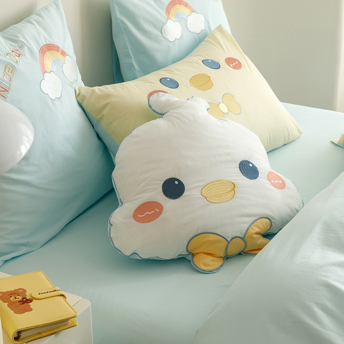 91家纺网 家纺一手货源 找家纺 绒梦里 2026新款A类全棉水洗棉卡通贴布绣套件三四件套 彩虹鸭