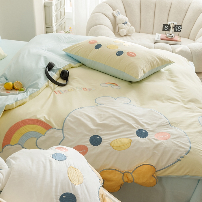 91家纺网 家纺一手货源 找家纺 绒梦里 2026新款A类全棉水洗棉卡通贴布绣套件三四件套 彩虹鸭