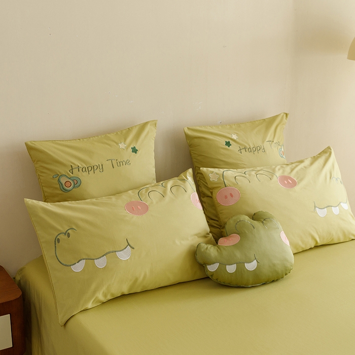 91家纺网 家纺一手货源 找家纺 绒梦里 2026新款A类全棉水洗棉卡通贴布绣套件三四件套 小鳄莱莱