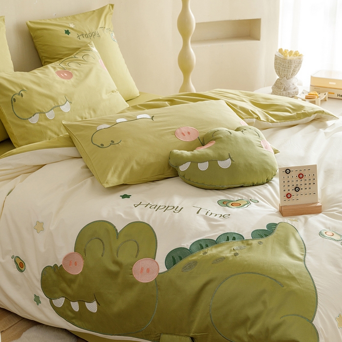 91家纺网 家纺一手货源 找家纺 绒梦里 2026新款A类全棉水洗棉卡通贴布绣套件三四件套 小鳄莱莱