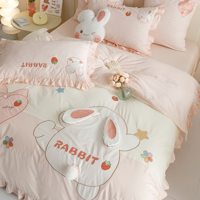 91家纺网 家纺一手货源 找家纺 绒梦里 2026新款A类全棉水洗棉卡通贴布绣套件三四件套 长耳兔