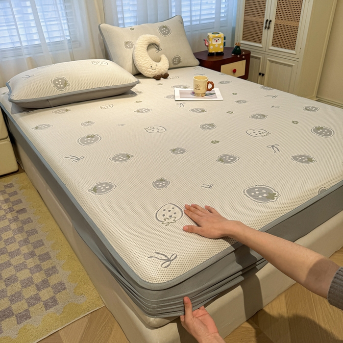 91家纺网 家纺一手货源 找家纺 凯罗 2026春夏凉豆豆小红书爆款A类乙纶PE凉豆豆床笠款可水洗床笠 波点草莓-绿