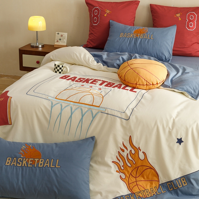 91家纺网 家纺一手货源 找家纺 绒梦里 2026新款A类全棉水洗棉卡通贴布绣套件三四件套 挚爱篮球-米色