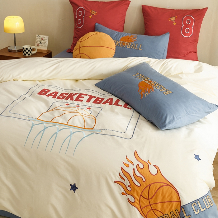 91家纺网 家纺一手货源 找家纺 绒梦里 2026新款A类全棉水洗棉卡通贴布绣套件三四件套 挚爱篮球-米色