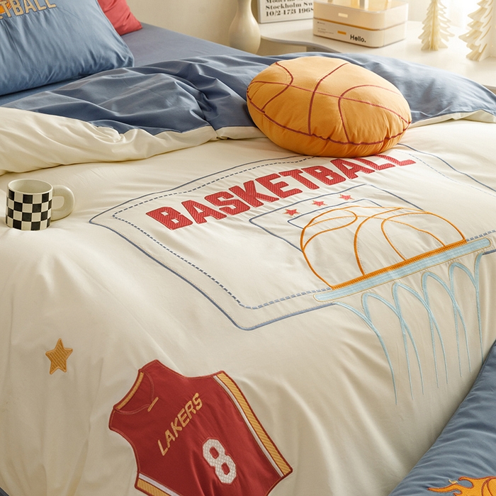 91家纺网 家纺一手货源 找家纺 绒梦里 2026新款A类全棉水洗棉卡通贴布绣套件三四件套 挚爱篮球-米色