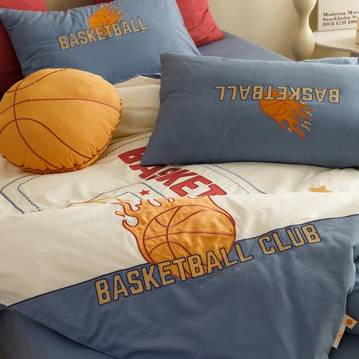 91家纺网 家纺一手货源 找家纺 绒梦里 2026新款A类全棉水洗棉卡通贴布绣套件三四件套 挚爱篮球-米色