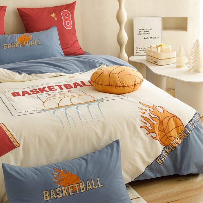 91家纺网 家纺一手货源 找家纺 绒梦里 2026新款A类全棉水洗棉卡通贴布绣套件三四件套 挚爱篮球-米色