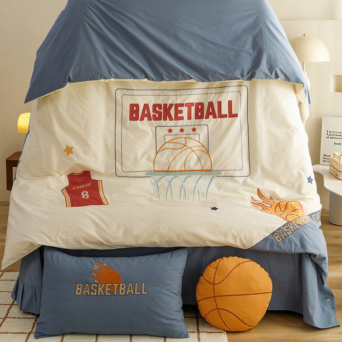 91家纺网 家纺一手货源 找家纺 绒梦里 2026新款A类全棉水洗棉卡通贴布绣套件三四件套 挚爱篮球-米色