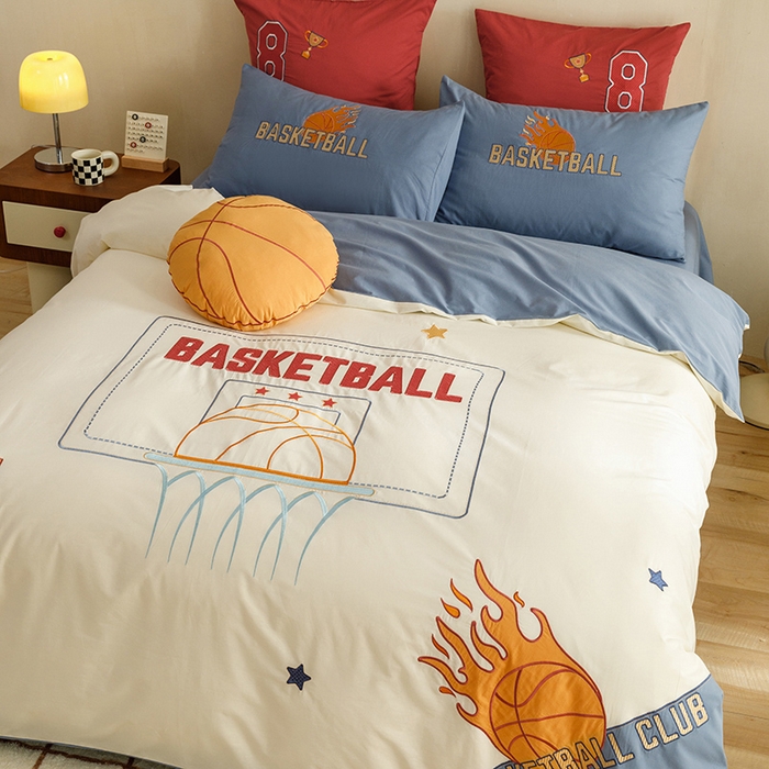 91家纺网 家纺一手货源 找家纺 绒梦里 2026新款A类全棉水洗棉卡通贴布绣套件三四件套 挚爱篮球-米色