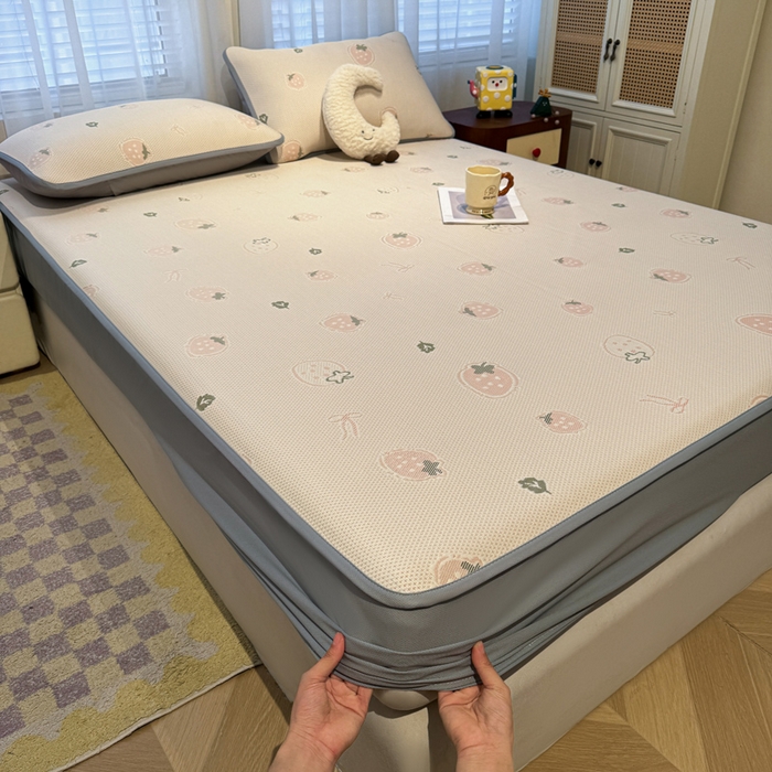 91家纺网 家纺一手货源 找家纺 凯罗 2026春夏凉豆豆小红书爆款A类乙纶PE凉豆豆床笠款可水洗床笠 波点草莓-粉