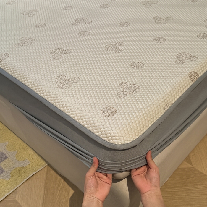 91家纺网 家纺一手货源 找家纺 凯罗 2026春夏凉豆豆小红书爆款A类乙纶PE凉豆豆床笠款可水洗床笠 圆点米奇-咖