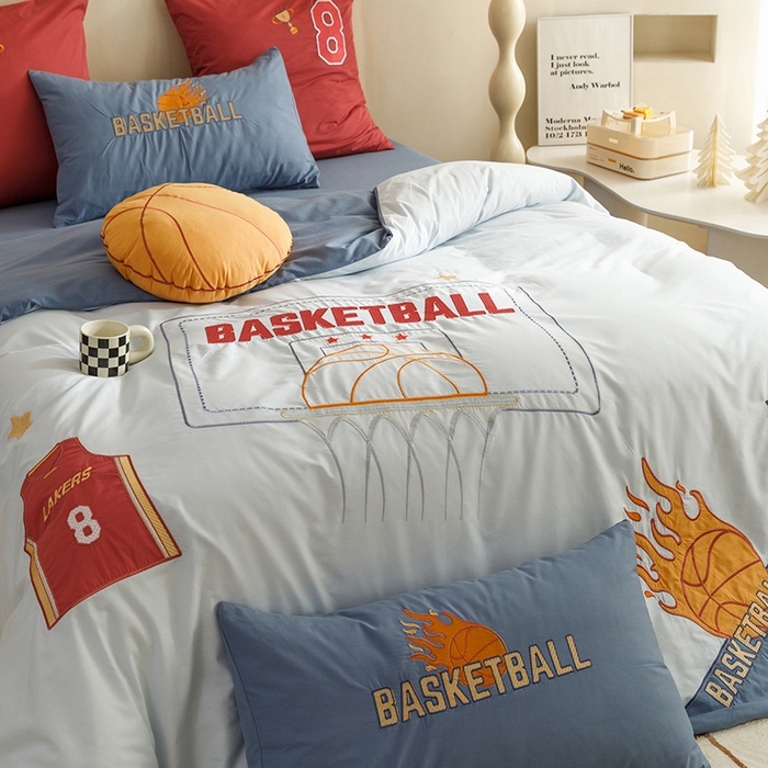 91家纺网 家纺一手货源 找家纺 绒梦里 2026新款A类全棉水洗棉卡通贴布绣套件三四件套 挚爱篮球-浅蓝